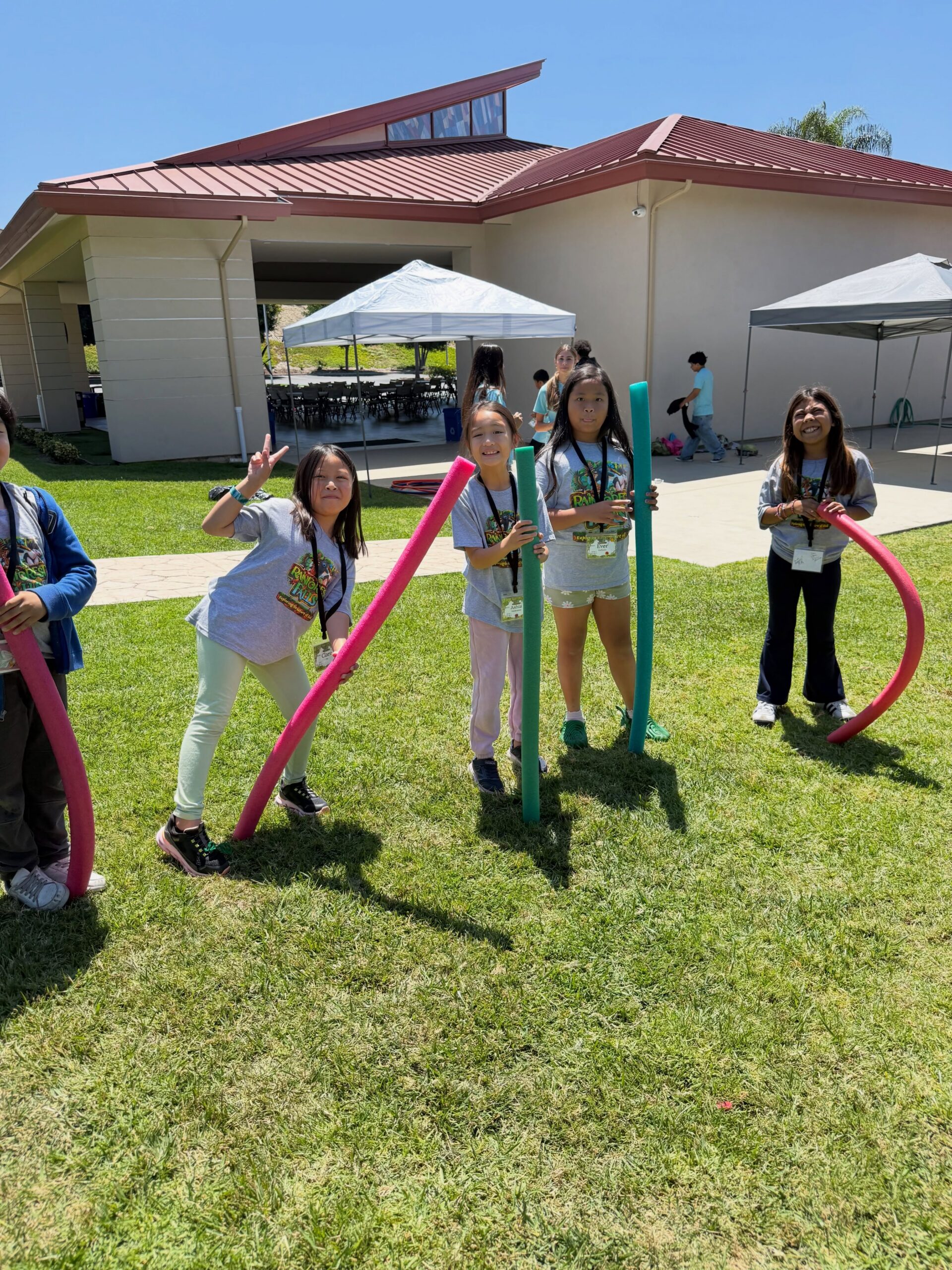 A heartfelt thank you to our VBS coordinators, volunteers, and generous donors for making this year’s Vacation Bible School a joyful, taith-filled week to remember. Your time, dedication, and generosity blessed our SDC campers and helped create lasting memories!!